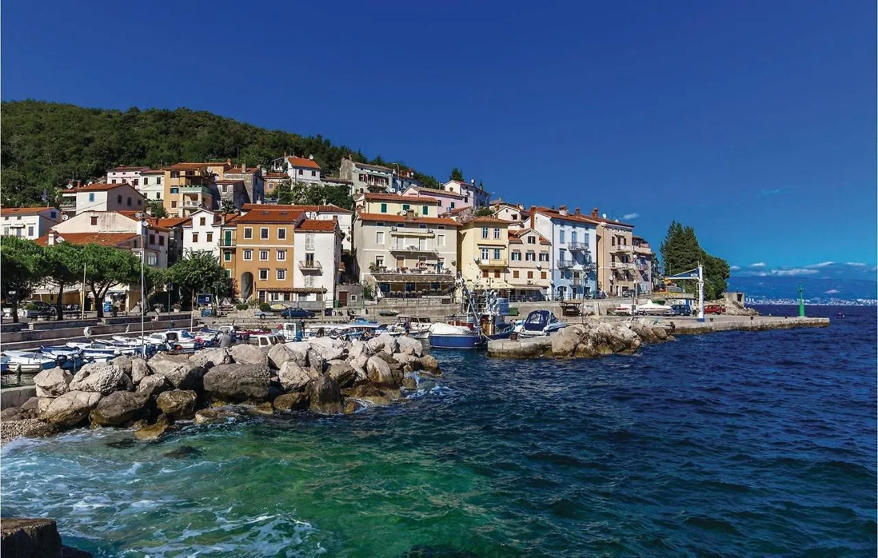 2 Bedroom Cozy Apartment In Mošćenička Draga