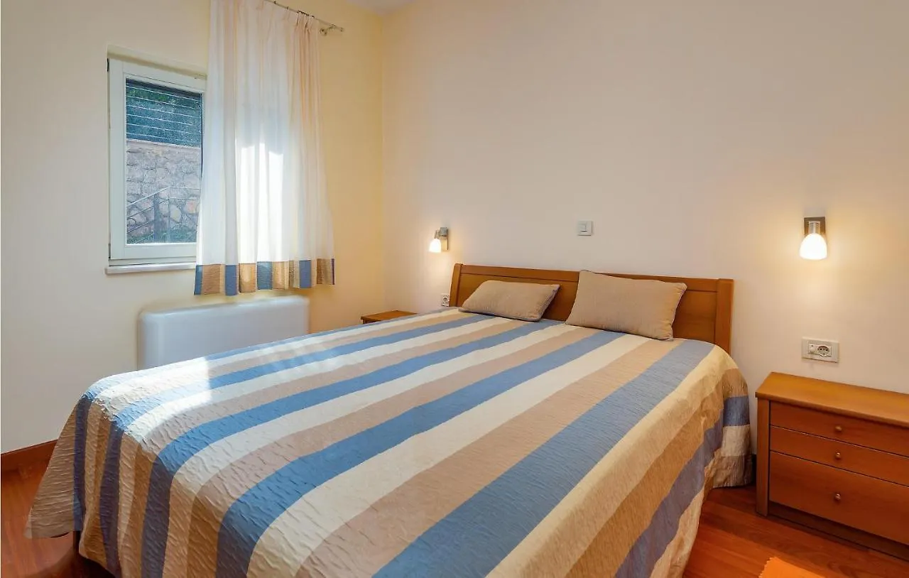 2 Bedroom Cozy Apartment In Moscenicka Draga 0*,