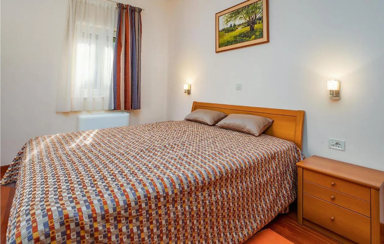 2 Bedroom Cozy Apartment In Moscenicka Draga Croatia