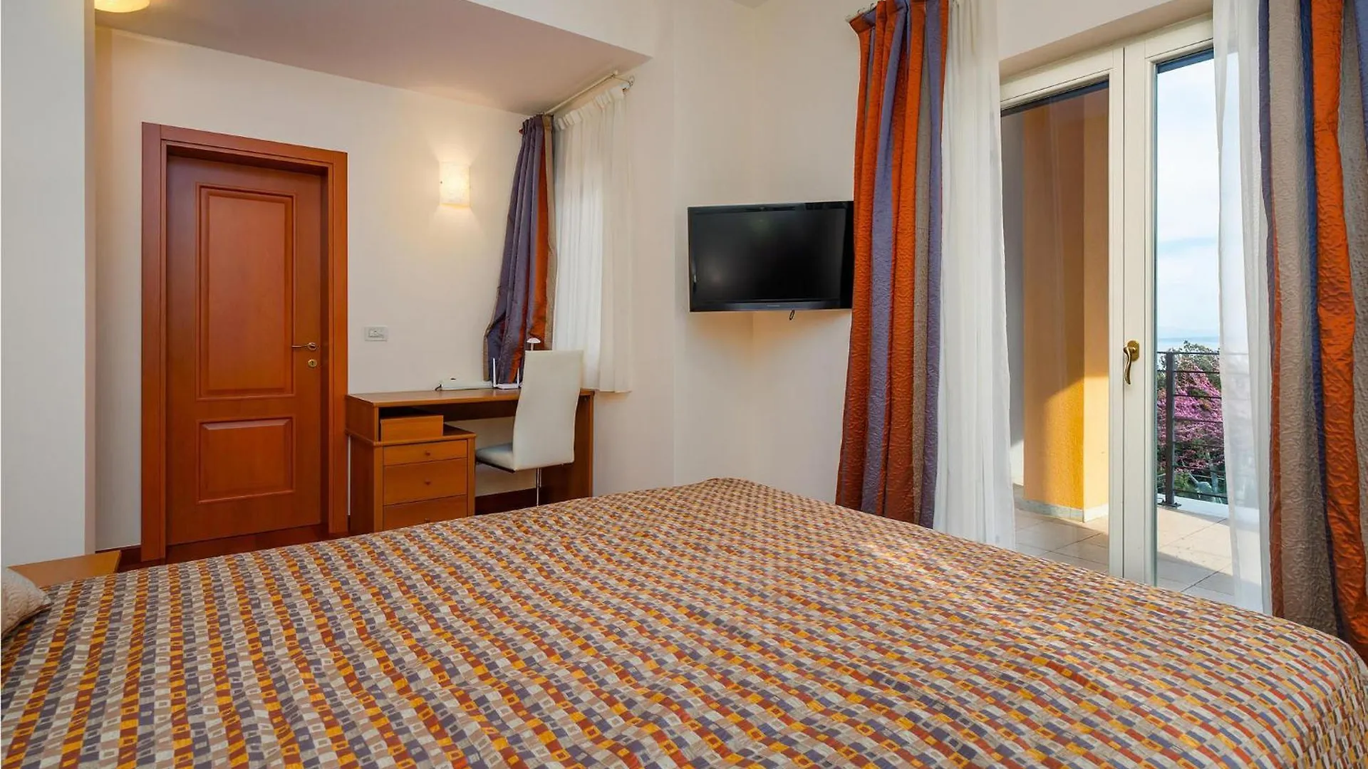 2 Bedroom Cozy Apartment In Moscenicka Draga